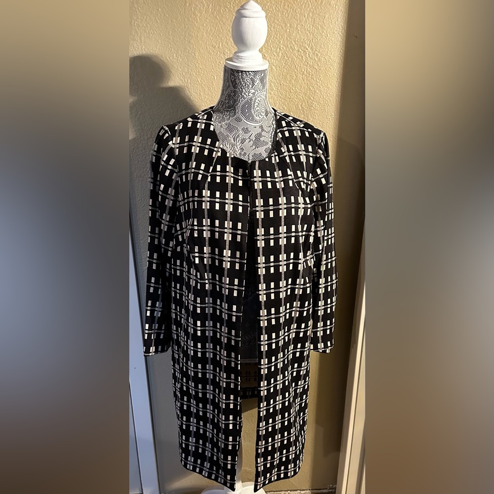 Classic Alfani long suit jacket.